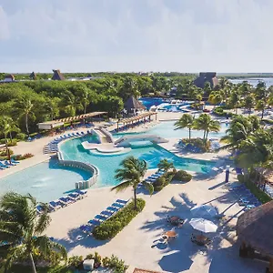 5* Rezort Bluebay Grand Esmeralda
