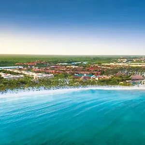 5* Rezort Barcelo Maya Colonial